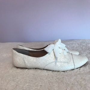 White Glitter Saddle Shoes with Ties